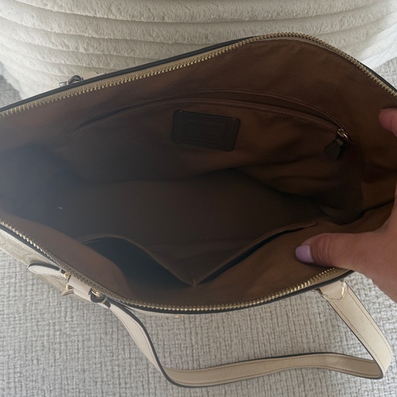 Coach Beige and Tan Signature Tote Bag Shoulder Purse - Picture 9 of 13